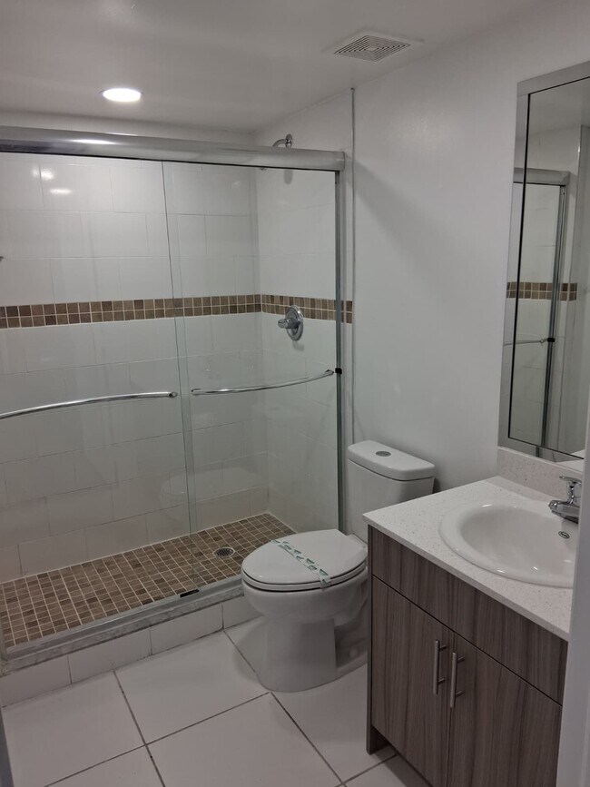 Foto del edificio - 18255 NW 68th Ave