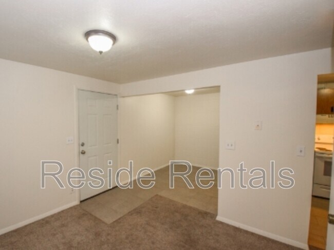 Foto del edificio - 654 1/2 East 800 North - 4