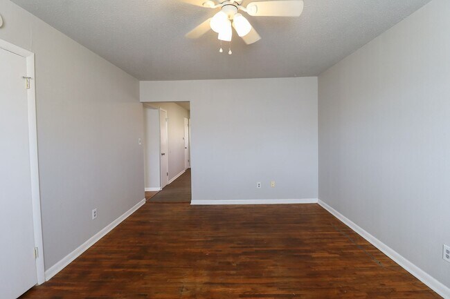 Foto del edificio - 2 Bed / 1 Bath Rental Property in Tulsa