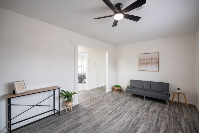 Foto del edificio - 4901 Richfield Ln