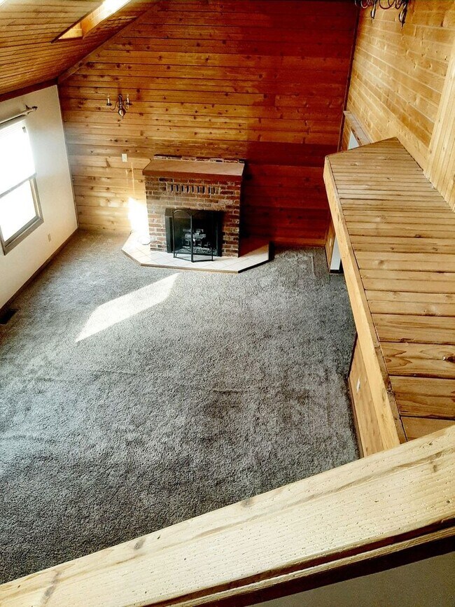 Foto del edificio - 3 Bedroom, 2 Bath Cheat Lake Log Home - Available 08/05/2025