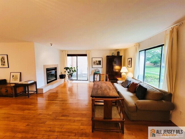 Foto del edificio - 41 Ardsley Ct