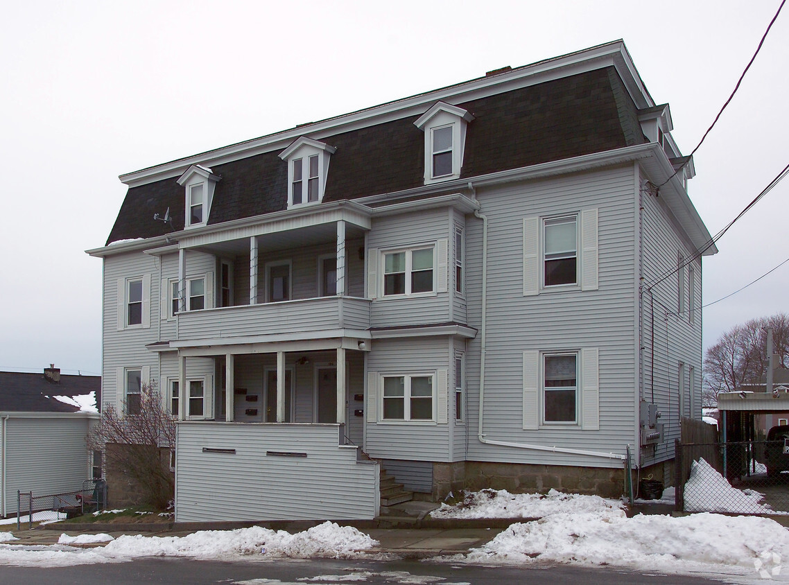 Building Photo - 102-104 Locust St