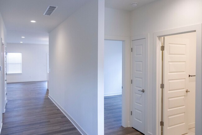 Foto del edificio - Coming Soon! Gorgeous New 3 Bedroom in Spring Hill!!