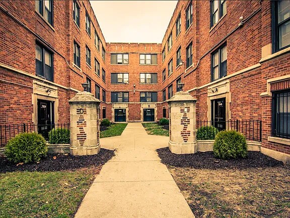 Foto del edificio - 7640 S Stewart Ave