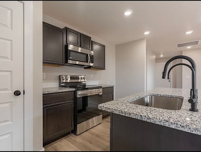 Foto del edificio - 3 bed 2 bath now available in Frenship west