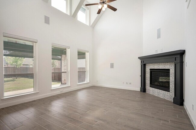 Foto del edificio - 2351 Waterford Wy