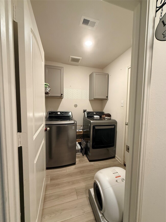 Foto del edificio - 8103 Vacek Meadows Loop