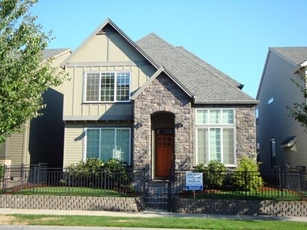 Primary Photo - Beautiful 3 Bedroom 2.5 Bath with Large Lo...
