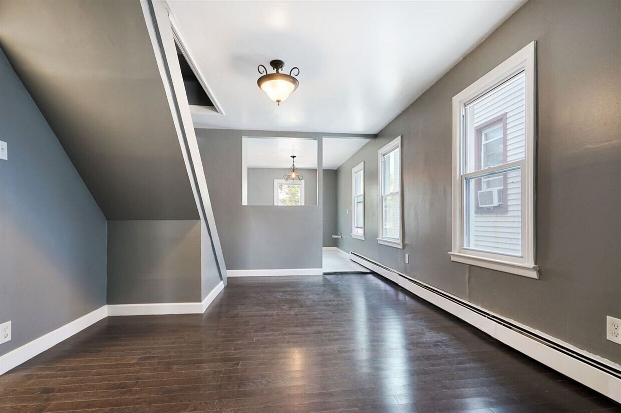 Primary Photo - 21 E 36th St