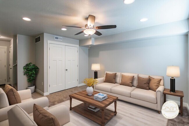 Foto del edificio - Lovely 3-Story Townhomes in Tucker Row! Gr...