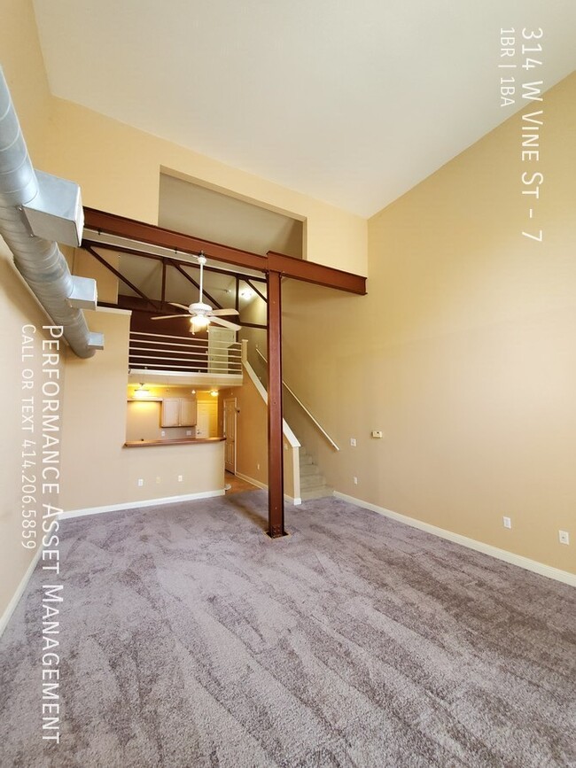 Building Photo - Unique 1BD/1BA Loft Style Condo