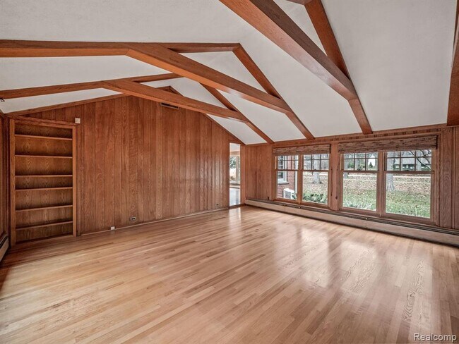 Building Photo - 3781 Lincoln Rd