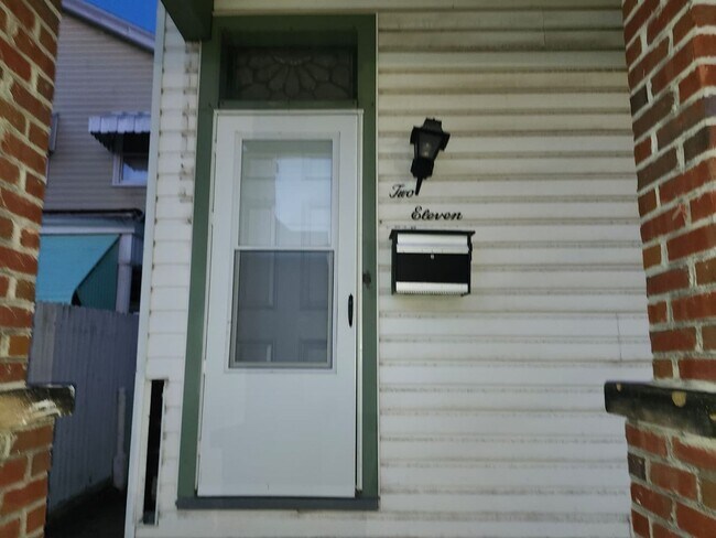Building Photo - 211 Walter St