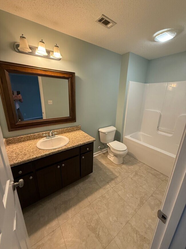 Foto del edificio - 1255 Ball Park Ave NE