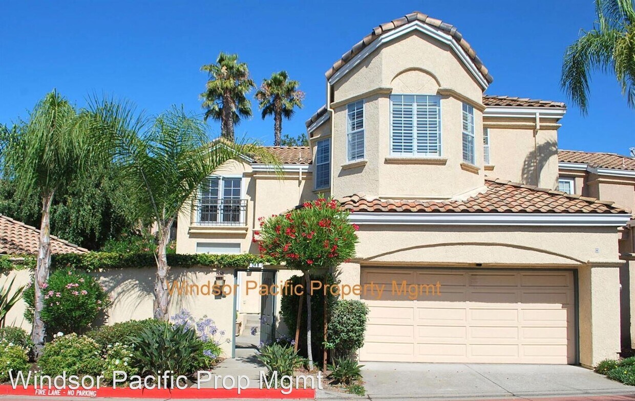 Primary Photo - 2 br, 2.5 bath House - 215 Majorca Drive