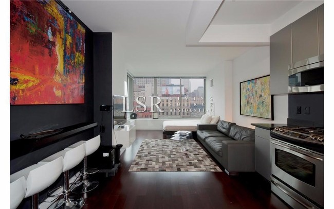 Building Photo - 34 Desbrosses St