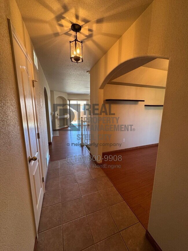 Foto del edificio - 2313 Longhorn Dr
