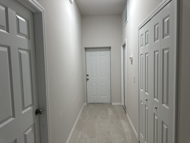 Building Photo - 1202 NE 15th Ln