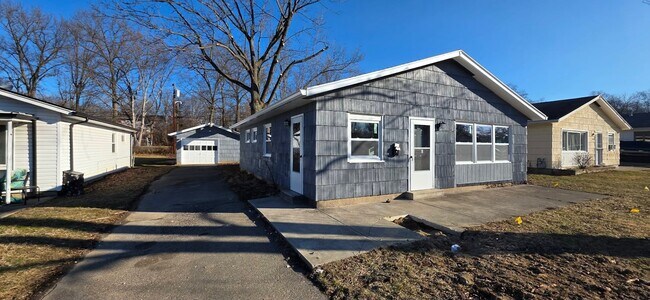 Foto del edificio - 3921 Middlehurst Ln