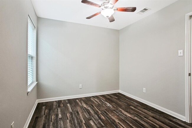 Building Photo - 104 Indigo Brush Dr