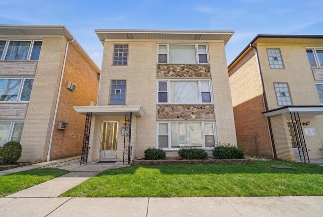 Building Photo - 8645 W Summerdale Ave