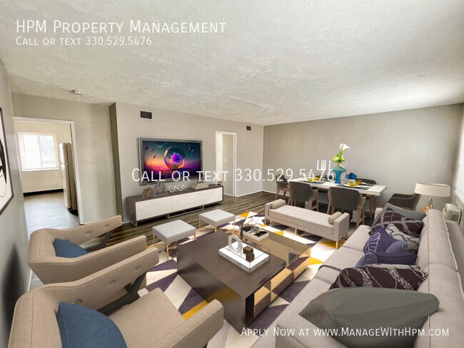 Foto del edificio - Remolded Three Bedroom Apartment for Rent
