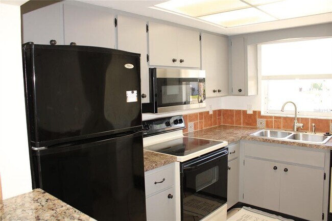 Foto del edificio - 5062 Live Oak Cir