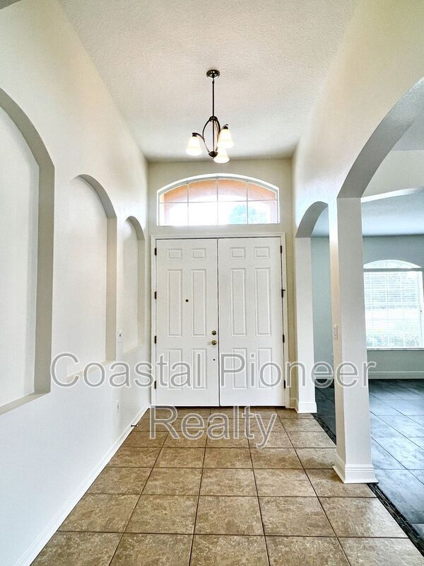 Foto del edificio - 10310 Holland Rd