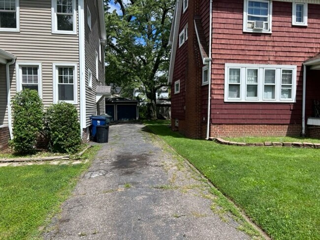 Foto del edificio - 4 Bed - 1 Bath Single Family Home in Cleve...