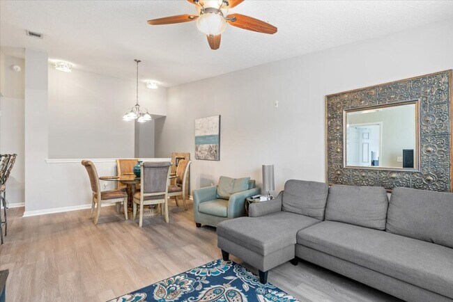 Building Photo - 224 Larkin Pl