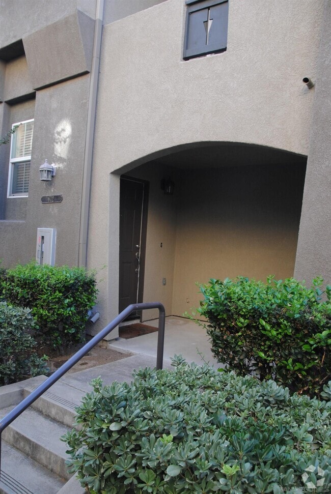Building Photo - 672 Kellogg St