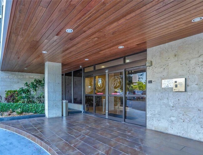 Foto del edificio - 3375 N Country Club Dr