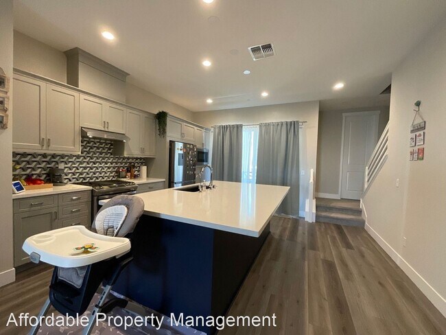 Foto del edificio - 3 br, 3.5 bath House - 37380 Suncrest Street