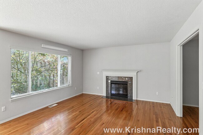 Foto del edificio - Charming 4 BD* 2.5 BA* Single Family Home ...
