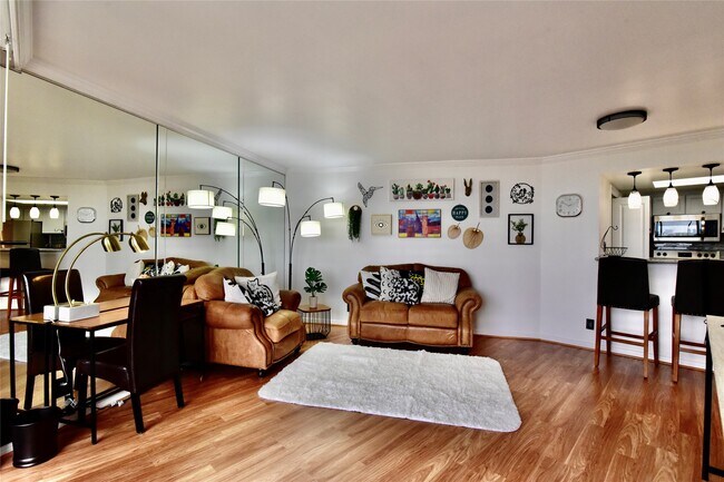 Foto del edificio - 3525 Sage Rd
