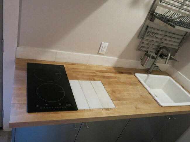 Foto del edificio - 805 East Smith Street, Unit Apartment