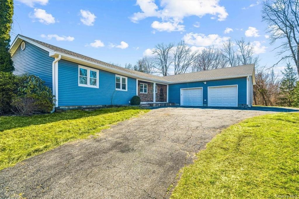 Primary Photo - 21 Paddock Ln