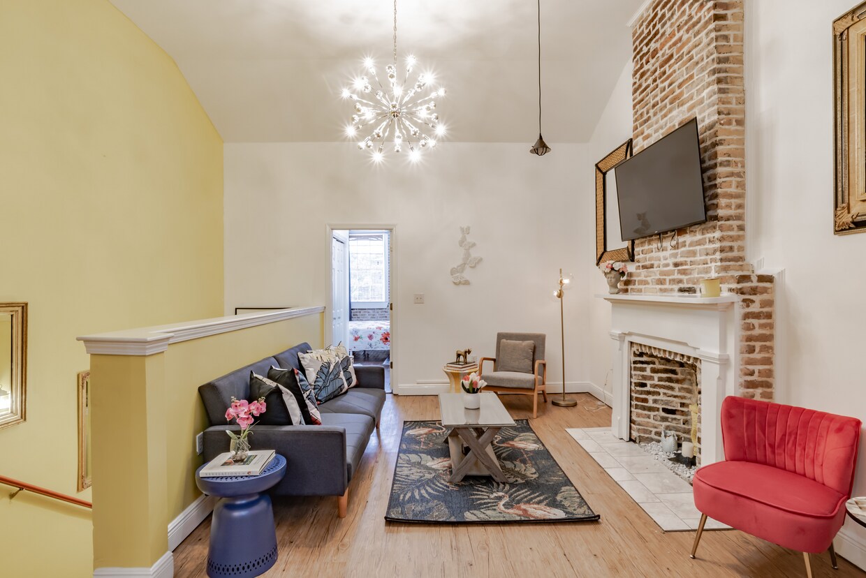 Living Room - 161 State St