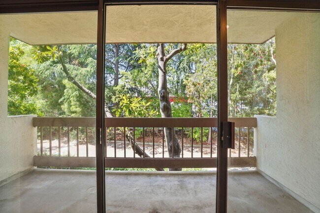 Foto del edificio - 2 bedroom 2 bath condo located at 406 W. Charleston Rd, Palo Alto 94301