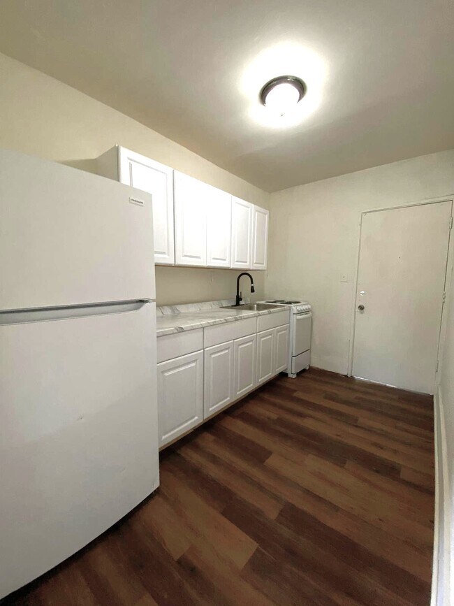 Foto del edificio - 614 1st St S