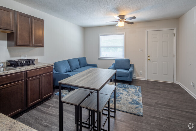 1BR, 1BA - 500SF - Dining Room - Highland Apartments