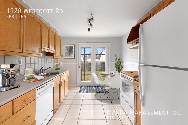 Photo du bâtiment - MODERN 3 BED/1 BATH EAST SIDE BUNGALOW + UTILITIES