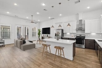 Building Photo - 2718 McGowen St