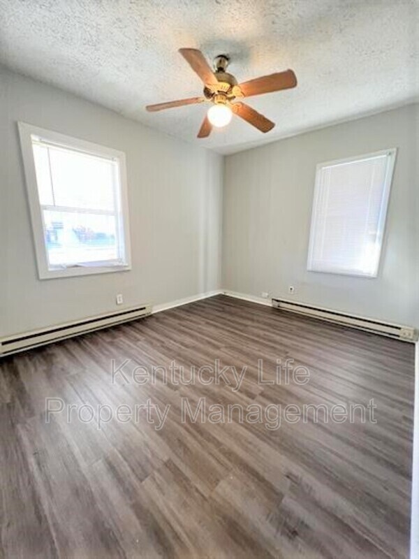 Building Photo - 107 E Hickman St