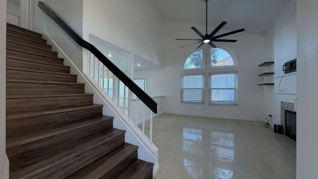 Foto del edificio - 13632 Cabrillo Ct