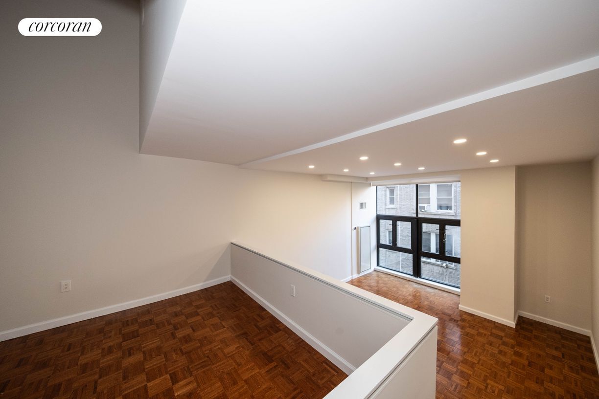 Foto principal - 135 W 70th St