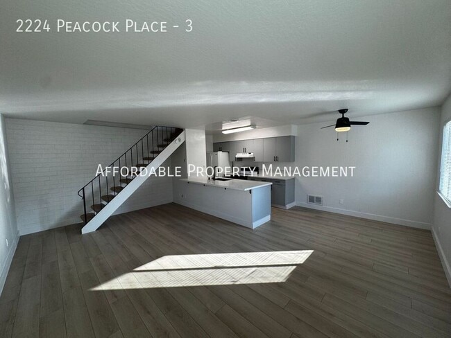 Foto del edificio - 2224 Peacock Pl