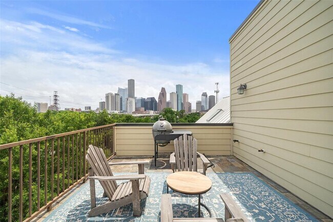 Building Photo - 1005 Bingham St