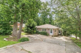 Building Photo - 1121 Glendale Dr